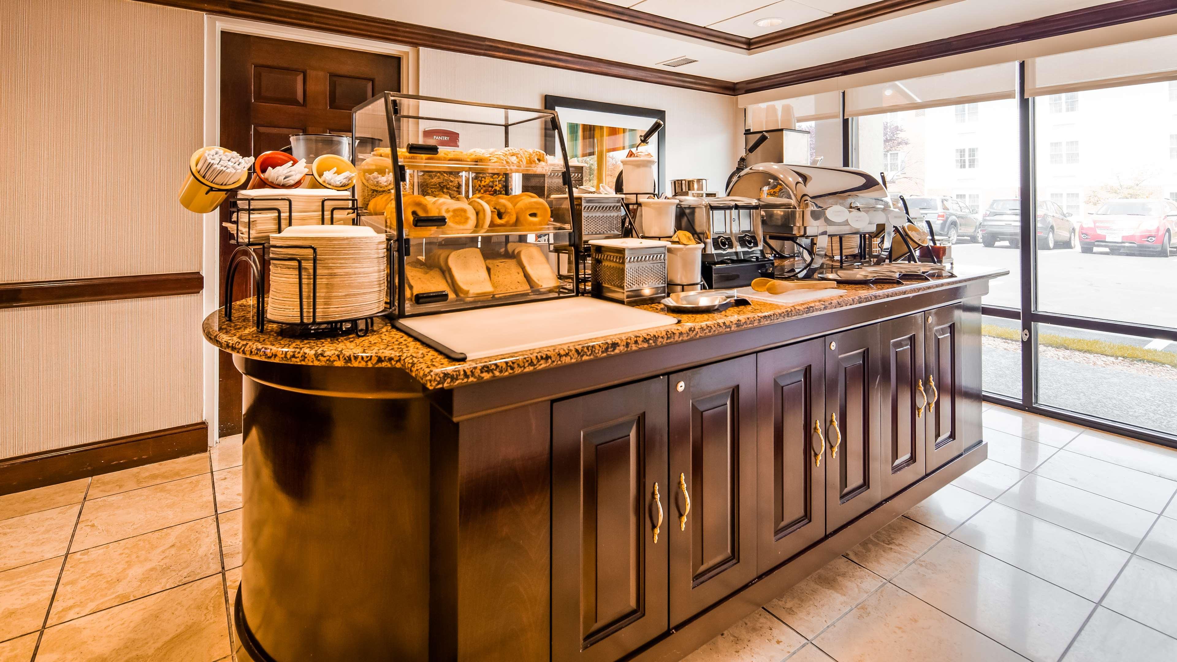 Best Western Dulles Airport Inn Стерлинг Экстерьер фото