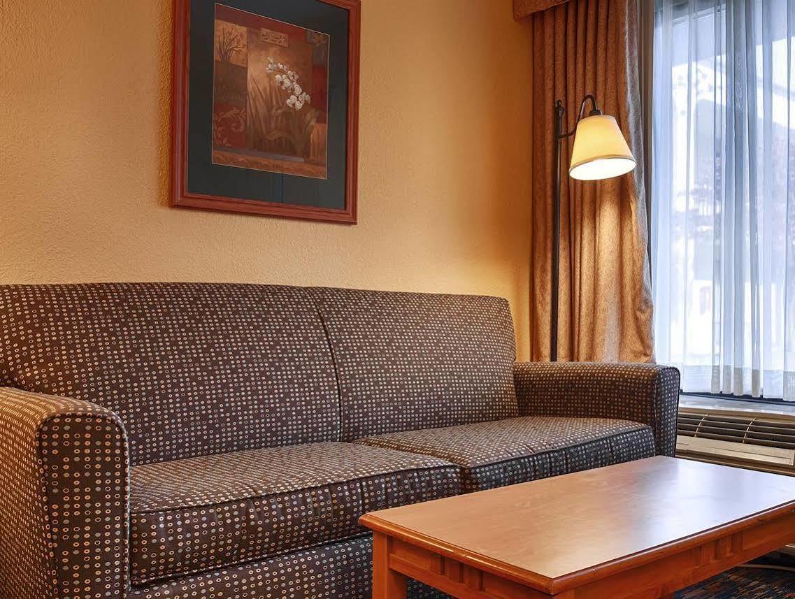 Best Western Dulles Airport Inn Стерлинг Экстерьер фото